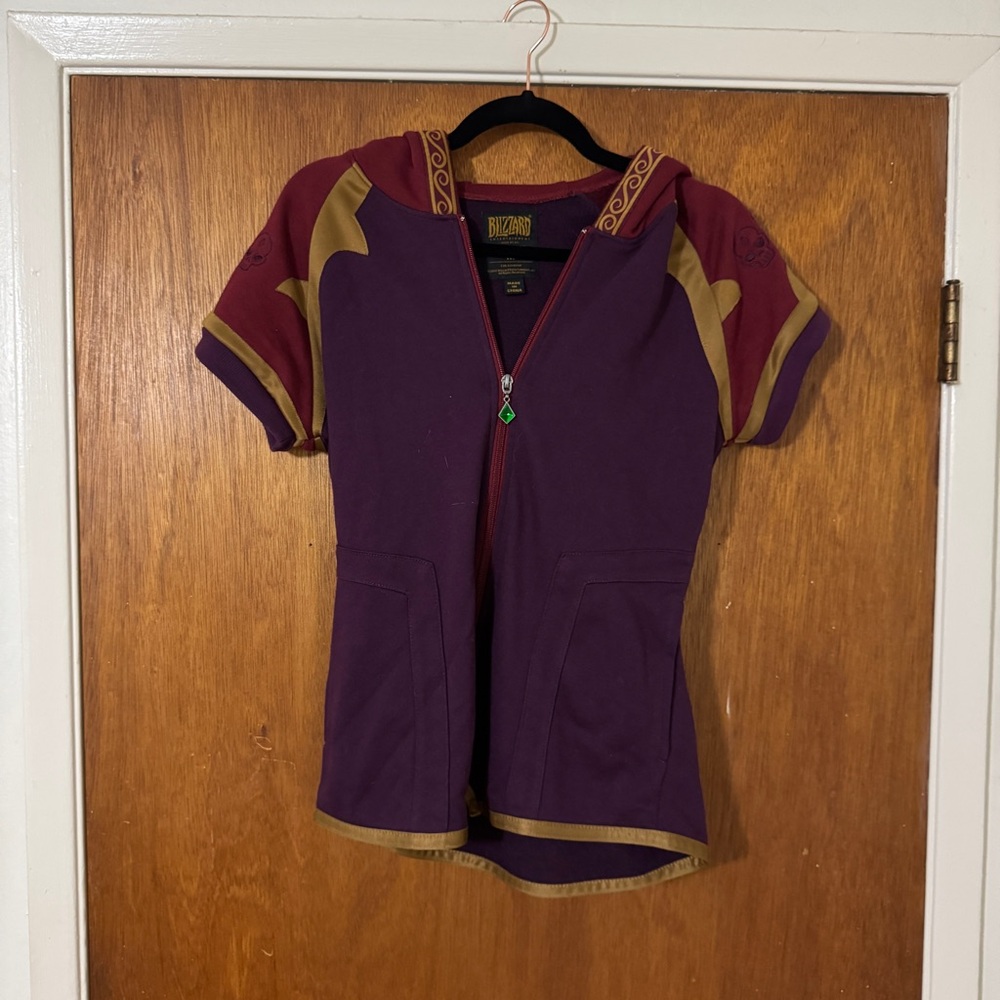 RARE Blizzard World of Warcraft Sylvanas zip Hoodie Purple Hoodie gold accents